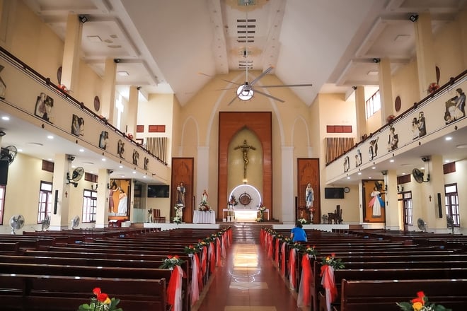 Gallery - Thong Nhat Street in Ho Chi Minh City has as many as five Catholic churches. - image 16