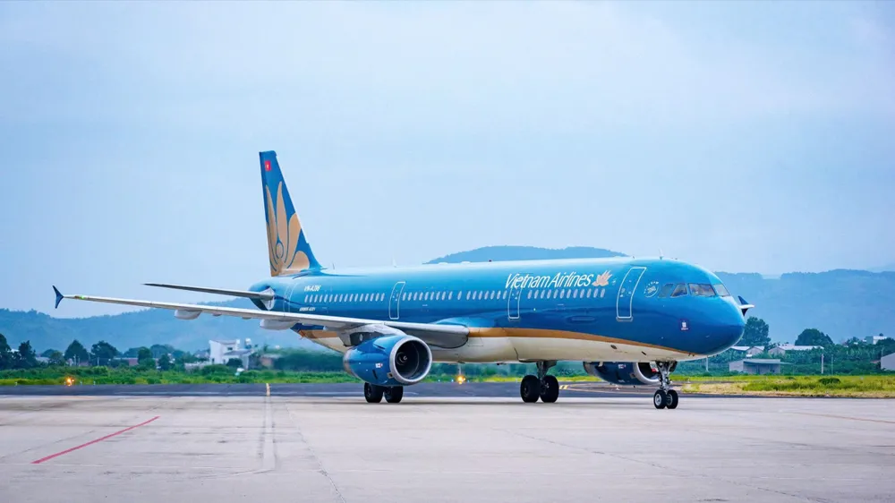 ベトナム航空がボーイング787-10型機を受領し、運航を開始した。