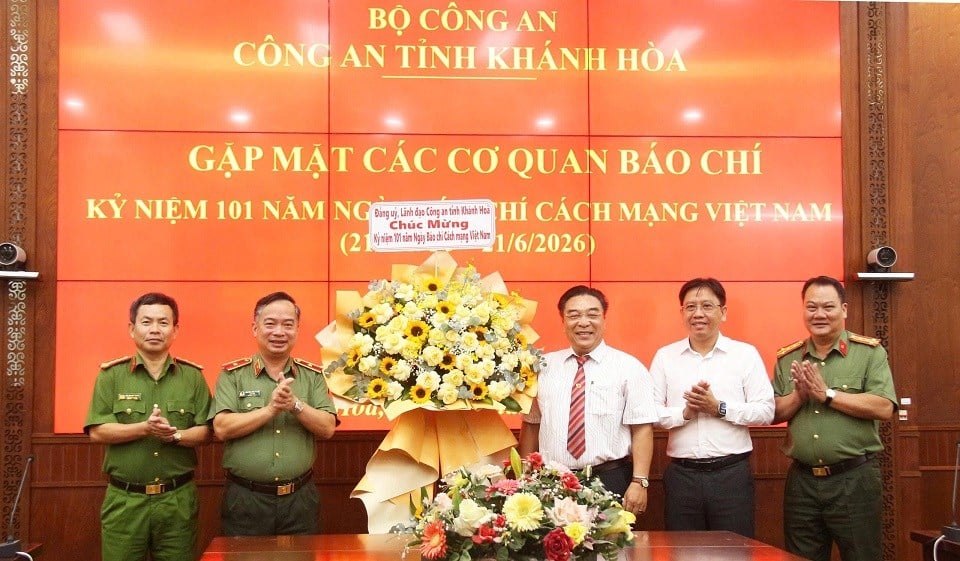 Công an Khánh Hoà gặp mặt các cơ quan báo chí  - ảnh 1