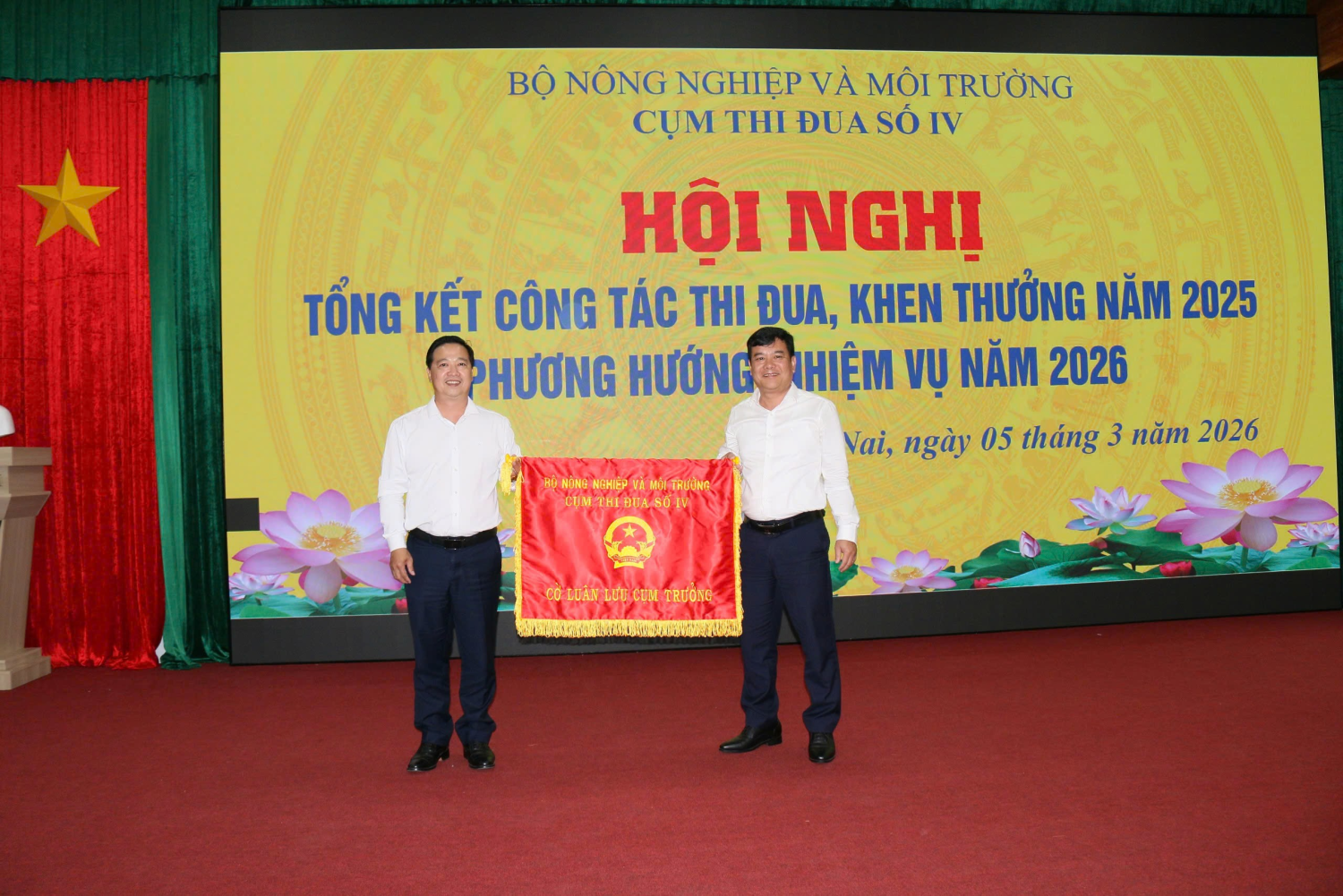 Cờ luân lưu cụm trưởng