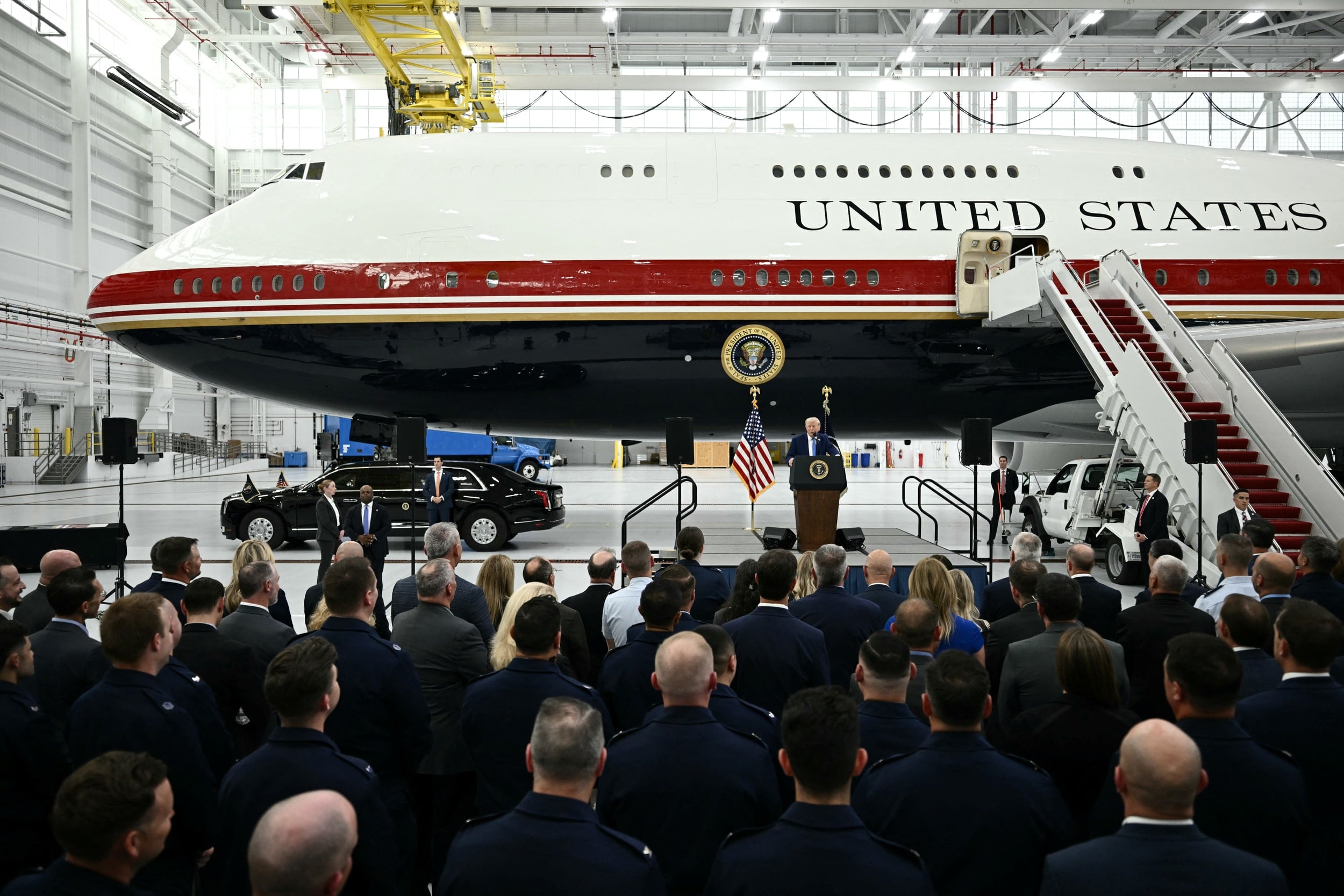 トランプ大統領が、カタールからの贈り物である新型エアフォースワンを