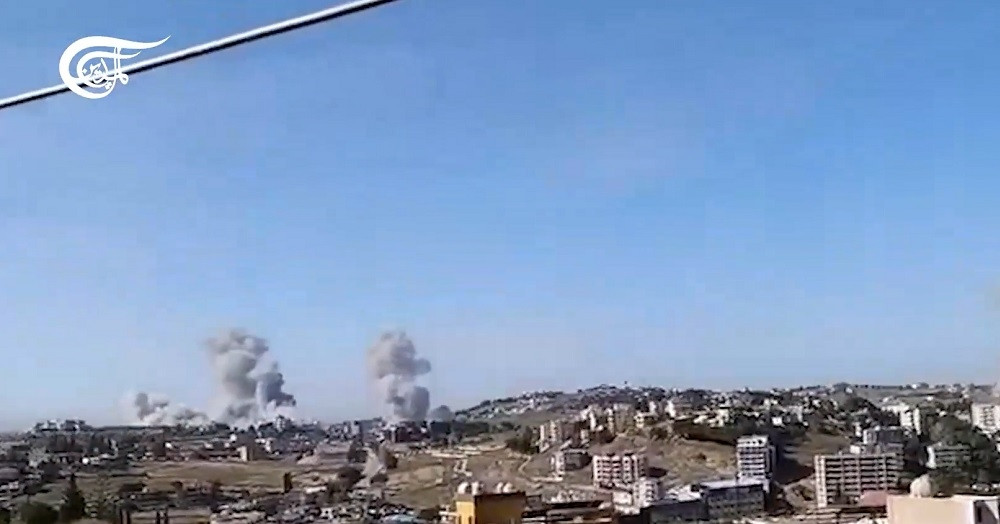 Ondanks een staakt-het-vuren tussen Israël en Hezbollah gaan de luchtaanvallen in Libanon door.