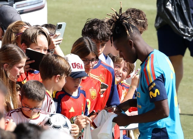 23:00 Uhr am 21. Juni, Weltmeisterschaft 2026, Spanien gegen Saudi-Arabien: Muss gewonnen werden! - Foto 2. World Cup 2026, Tây Ban Nha 4-0 Ả Rập Xê Út: Cuộc dạo chơi của 'Bò tót' Yamal - Ảnh 2.