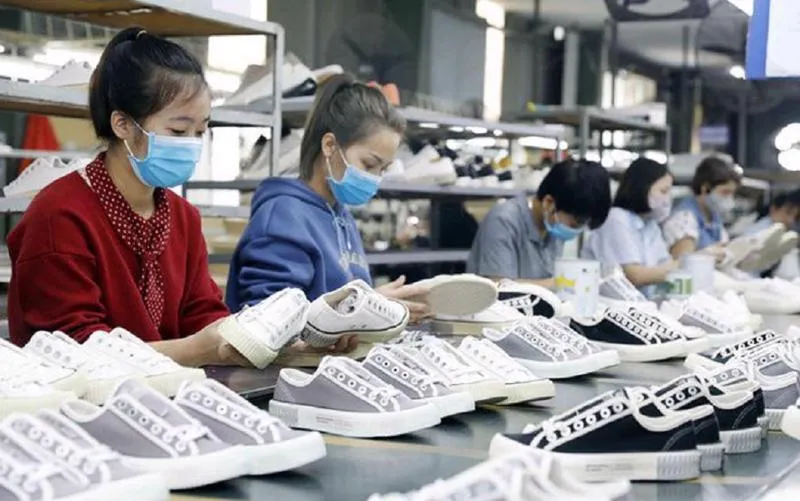 Ngành dệt may chủ động kịch bản vượt thách thức nửa cuối năm - Ảnh 1.