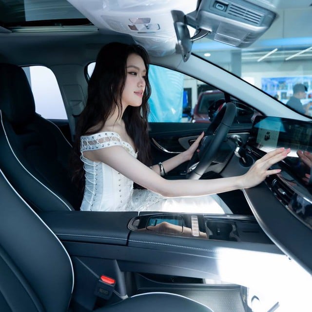 Phương Oanh tậu xe hơi sau 3 tháng đăng quang - Ảnh 2.