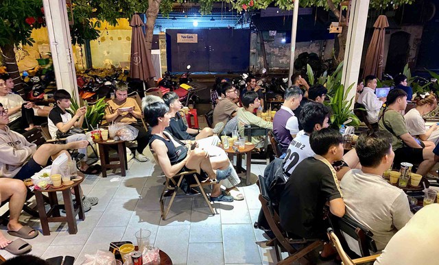Ca đêm mùa World Cup: Cơ hội kiếm thêm thu nhập- Ảnh 2.