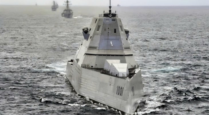 米国はズムウォルト級駆逐艦という「賭け」に数百億ドルもの巨額を投じ