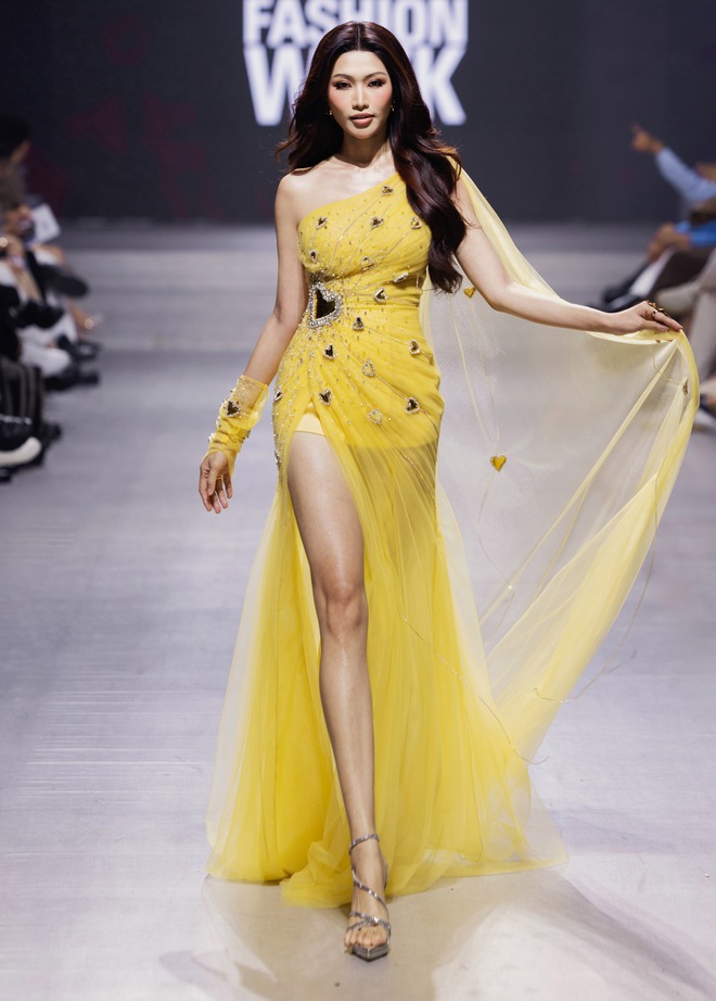 H'Hen Niê e Bùi Quỳnh Hoa competem em concurso de beleza com rainhas da beleza internacionais - Foto 4.
