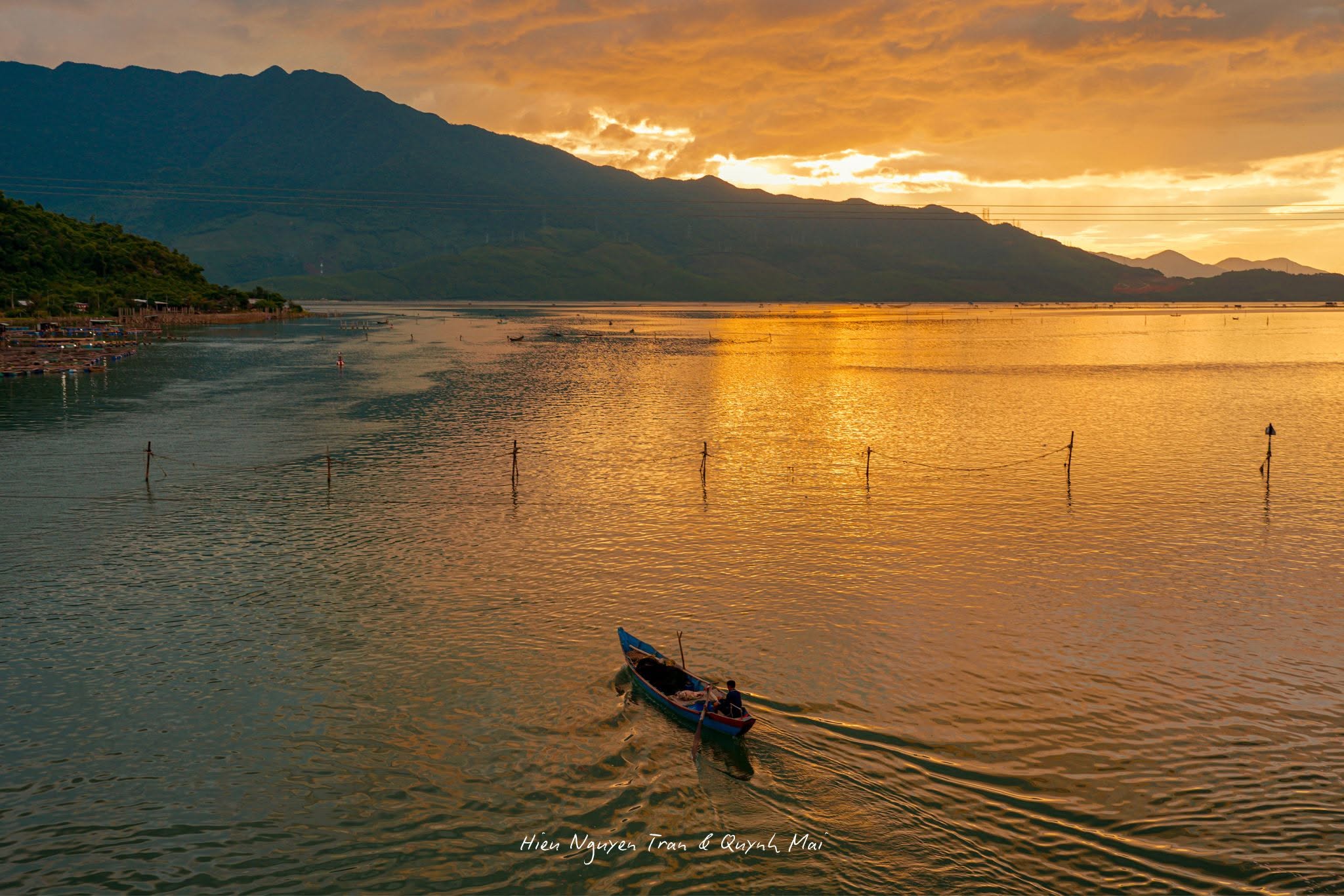 Gallery - The breathtaking sunset over Lang Co Bay evokes fond memories. - image 2