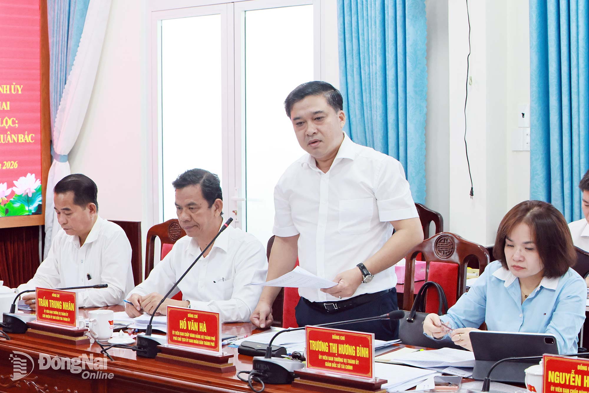 Thành ủy viên, Phó Chủ tịch UBND thành phố Hồ Văn Hà phát biểu ý kiến tại buổi làm việc. Ảnh: Công Nghĩa