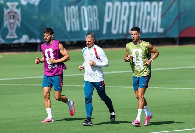 Platini nói điều cực bất ngờ về Pháp và Bồ Đào Nha, trái tim và lý trí có giống nhau?- Ảnh 4.