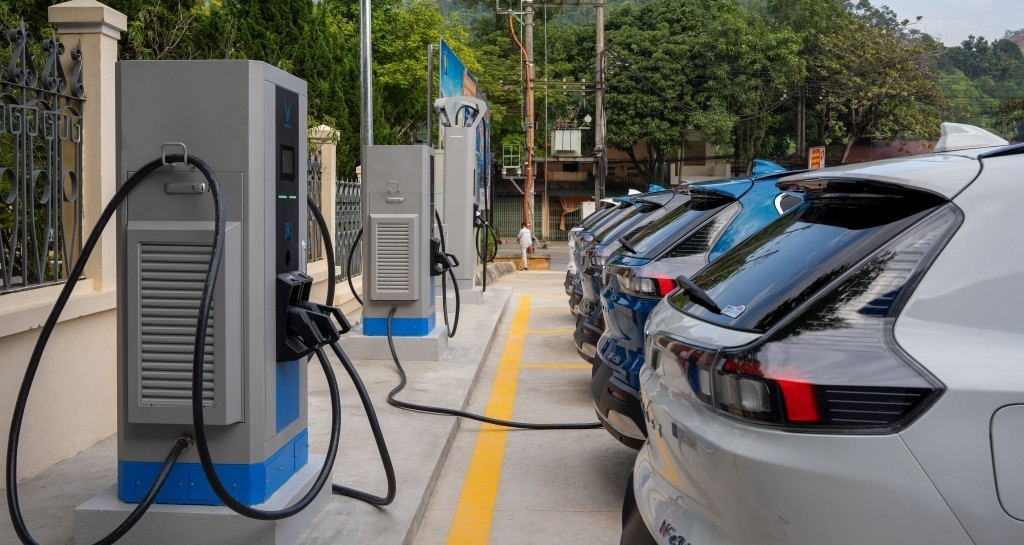 Het Ministerie van Industrie en Handel heeft lokale overheden dringend verzocht de elektriciteitsvra