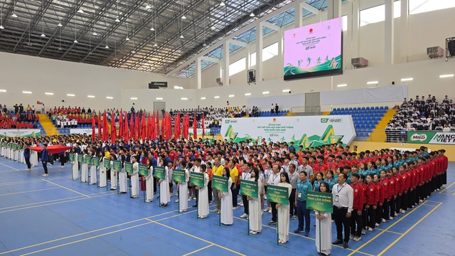 Plus de 2 200 élèves ont participé à la compétition sportive nationale des lycées à Da Lat - Photo 1. Hơn 2.200 học sinh dự giải thể thao học sinh phổ thông toàn quốc tại Đà Lạt- Ảnh 1.