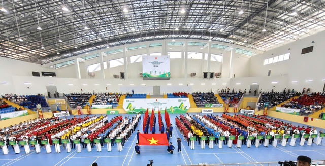 Plus de 2 200 élèves ont participé à la compétition sportive nationale des lycées à Da Lat - Photo 2. Hơn 2.200 học sinh dự giải thể thao học sinh phổ thông toàn quốc tại Đà Lạt- Ảnh 2.