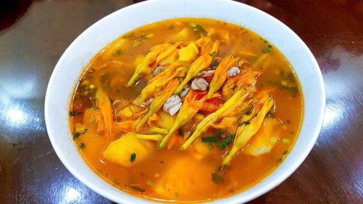 Món ngon, hỗ trợ chữa bệnh từ hoa hiên- Ảnh 1.
