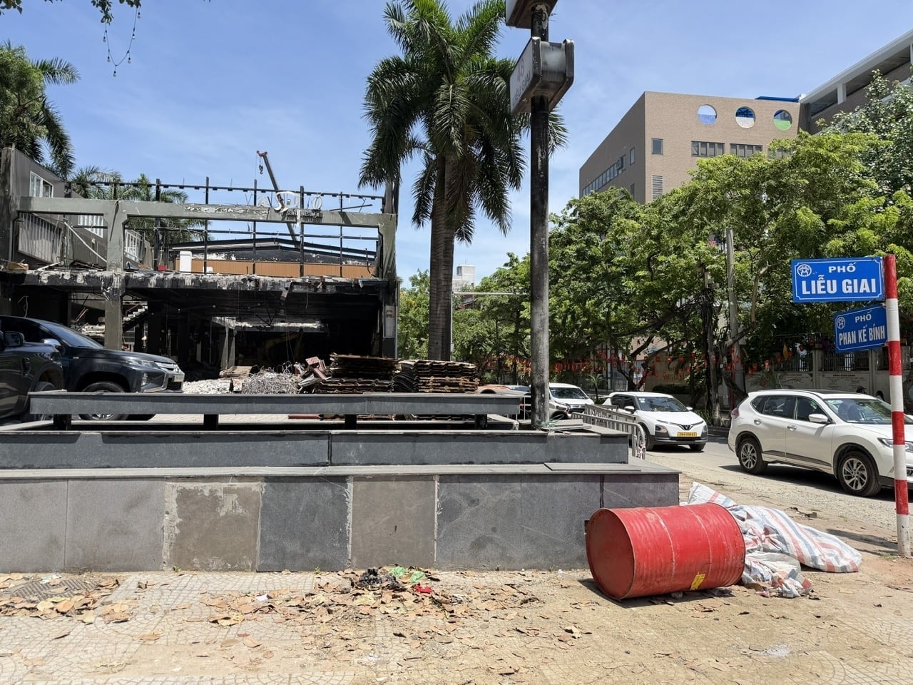 The Phan Ke Binh road expansion project is one of Hanoi's key projects being implemented in Giang Vo ward. Photo: Mai Dan. Dự án mở rộng đường Phan Kế Bính là một trong những dự án trọng điểm của TP. Hà Nội được triển khai trên địa bàn phường Giảng Võ. Ảnh: Mai Đan.