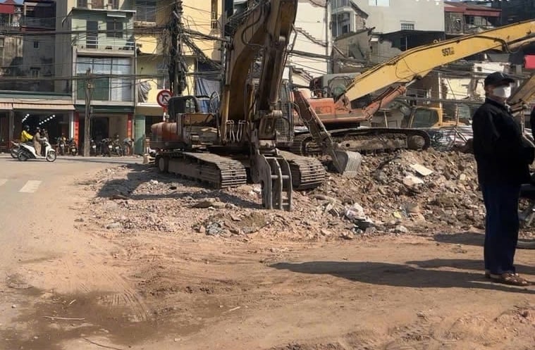 The Ring Road 1 construction project completed land clearance work on December 10, 2025, 5 days earlier than the city's requirement. Photo: Mai Dan. Dự án xây dựng đường Vành đai 1 đã hoàn thành công tác giải phóng mặt bằng từ ngày 10/12/2025, sớm hơn 5 ngày so với yêu cầu của thành phố. Ảnh: Mai Đan.