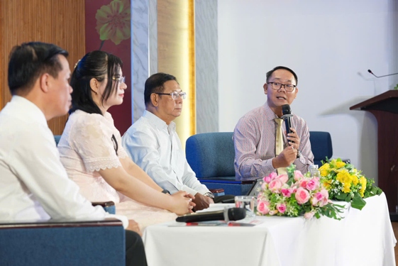 Học bạ vẫn là 