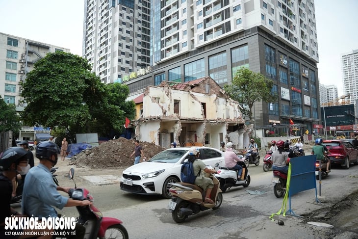 Beseitigung des letzten „Engpasses“ zur Erweiterung der Nguyen Tuan Straße – Foto 3. Tháo gỡ 'nút thắt' cuối cùng để mở rộng đường Nguyễn Tuân- Ảnh 3.