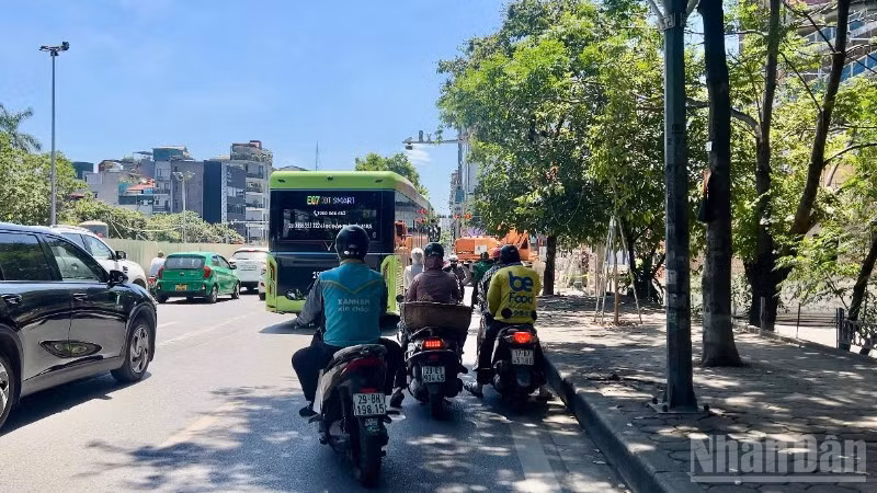 Ngày 26/4, ghi nhận là ngày nắng nóng gay gắt nhất kể từ đầu mùa hè năm nay.