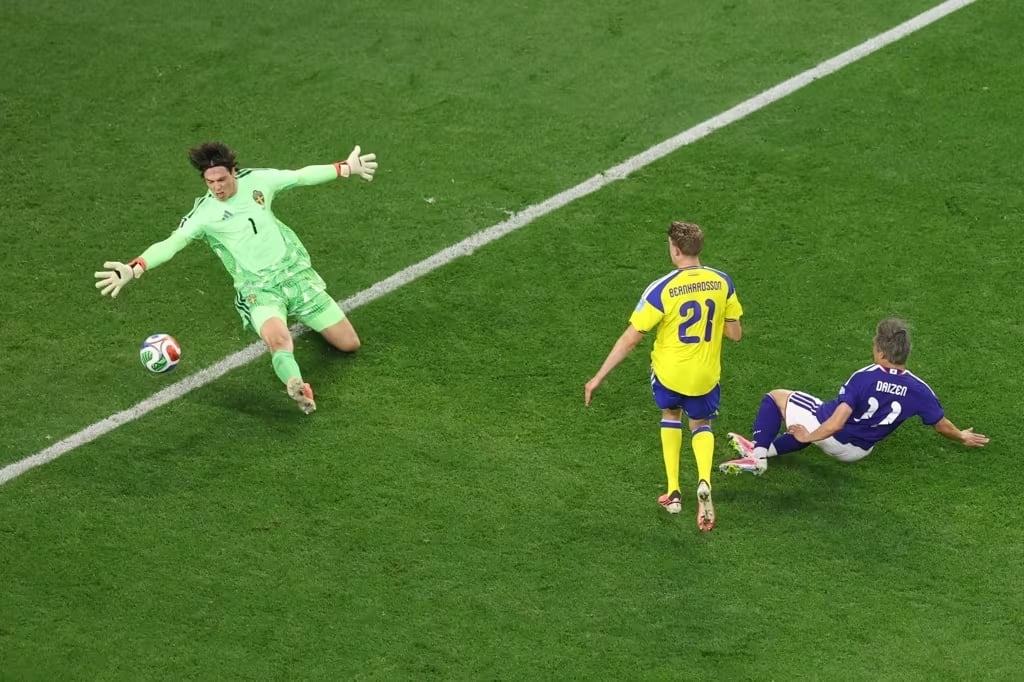 Tiền đạo Maeda ghi bàn cho Nhật Bản trong trận gặp Thụy Điển. Ảnh: FIFA.