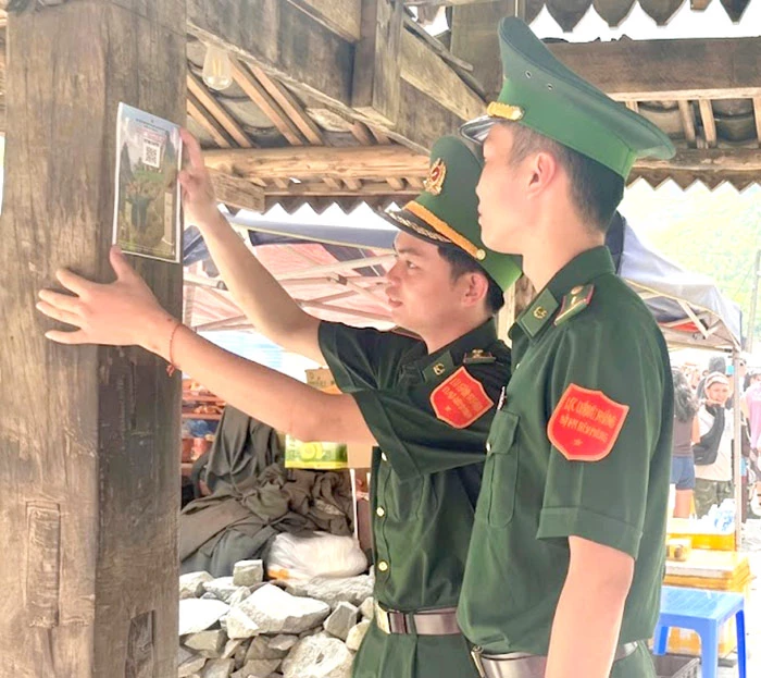 Kod QR untuk melaporkan jenayah telah digunakan di pasar-pasar tempatan, memudahkan penyertaan rakyat dalam melindungi keselamatan sempadan.