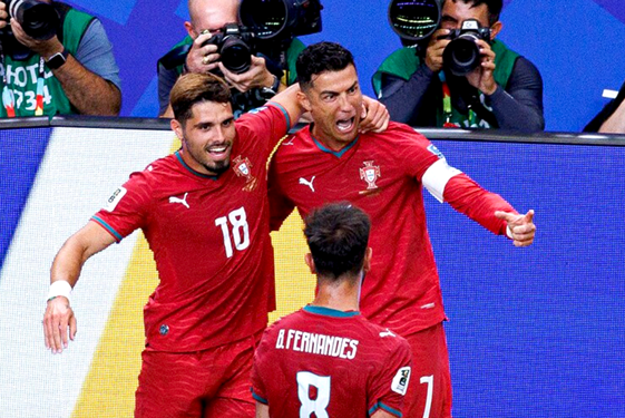Cuộc chiến của Ronaldo - Ảnh 1.