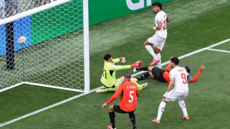 Pha ghi bàn gỡ hòa của Iran vào lưới Ai Cập ở lượt cuối bảng G World Cup 2026, trên sân Seattle ở Mỹ, ngày 26/6/2026. (Ảnh: FIFA)
