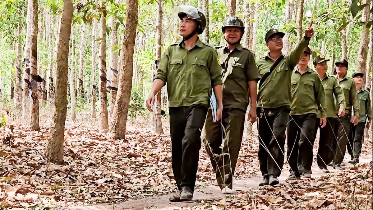 BQL Rừng phòng hộ Xuân Lộc thực hiện nghiêm việc tuần tra và phương án PCCC theo phương châm '4 tại chỗ' vào mùa khô, không để xảy ra cháy rừng. Ảnh: Minh Sáng.