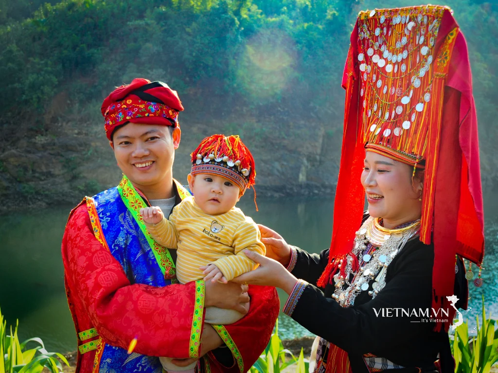 2026_THUMP_PHOTO_1049_a4dbab787bb64c838bbed02590f95369_gia-dinh-nguoi-dao.webp