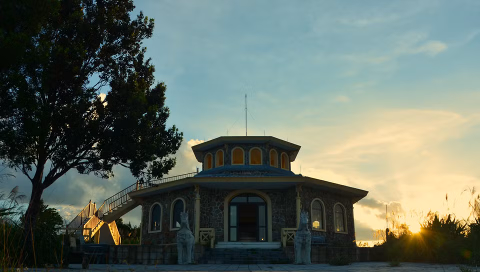 Gallery - Vong Hai Dai - a place to admire the panoramic beauty of the mountains, forests, and seascape of Hue. - image 11