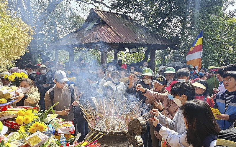 ពិធីបុណ្យវត្តហឿងតិច