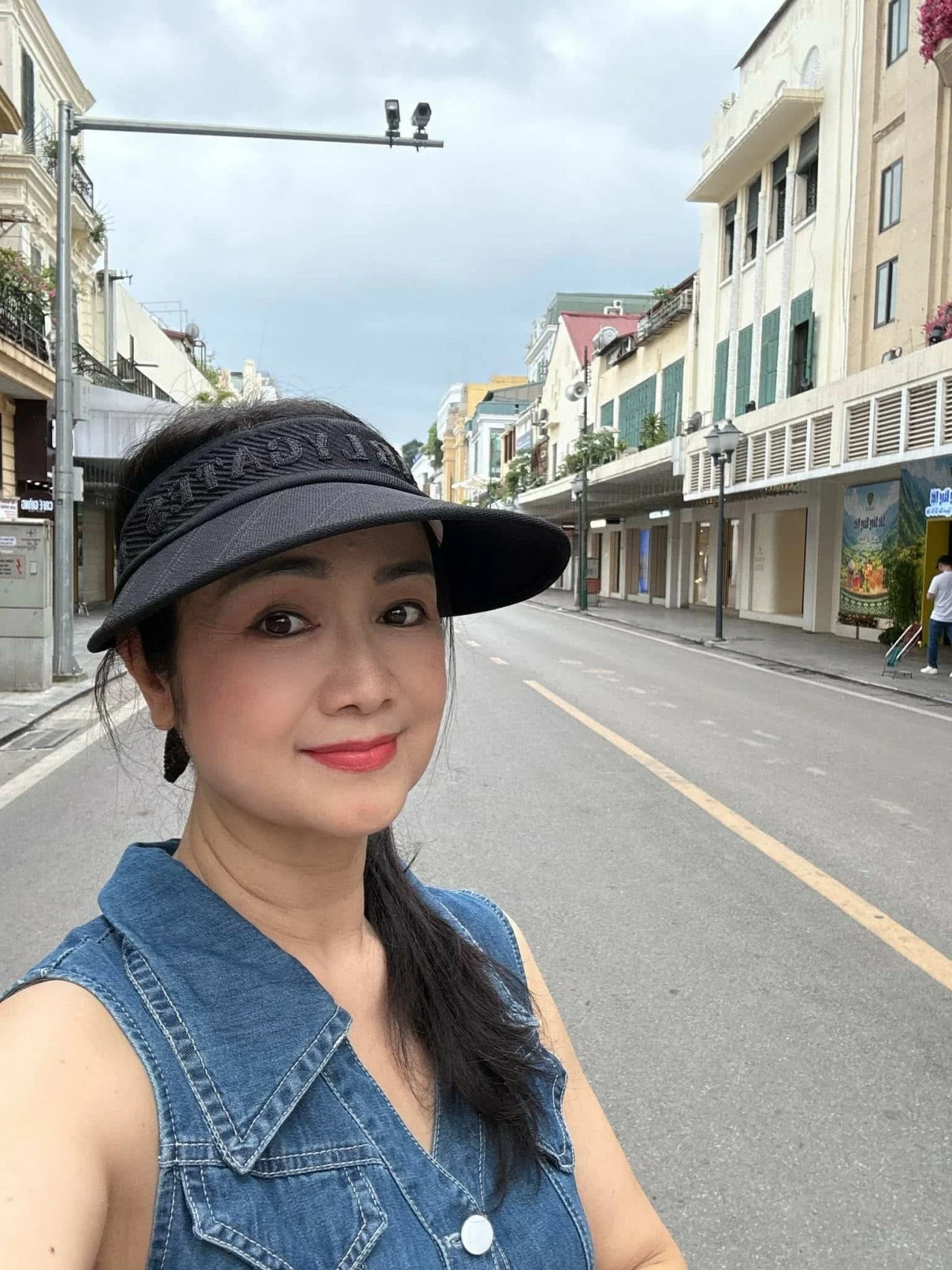 Nhan sắc trẻ trung của NSND Thu Hà