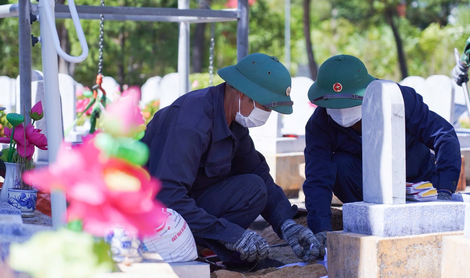 After moving to Nam Mo Chi, the 584 staff took the two brothers upstairs to collect biological samples.