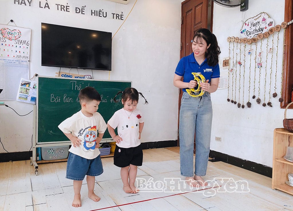 Giờ học của cô và trò Trường Mầm non Họa My (phường Đường Hào).