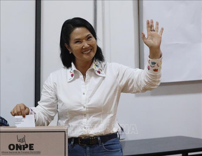 Bà Keiko Fujimori bỏ phiếu trong cuộc bầu cử tổng thống tại Lima, Pêru ngày 7/6/2026. Ảnh: THX/TTXVN