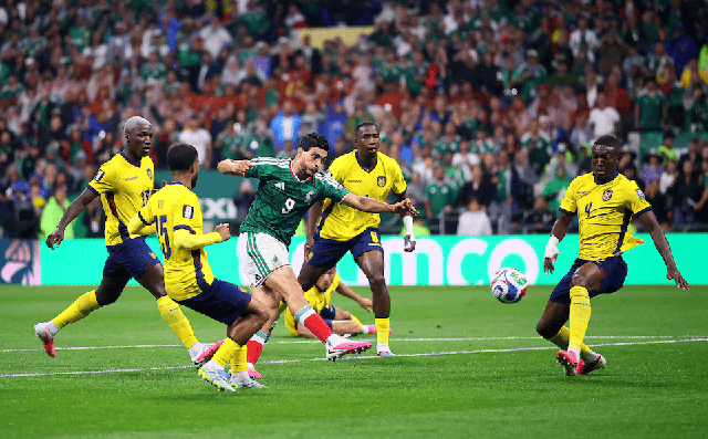 Mexico chấm dứt cơn khát 40 năm ở vòng knock-out World Cup - Ảnh 1.