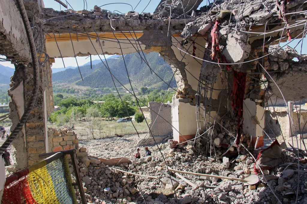 Afghanistan valt Pakistan aan met drones - Foto 2.