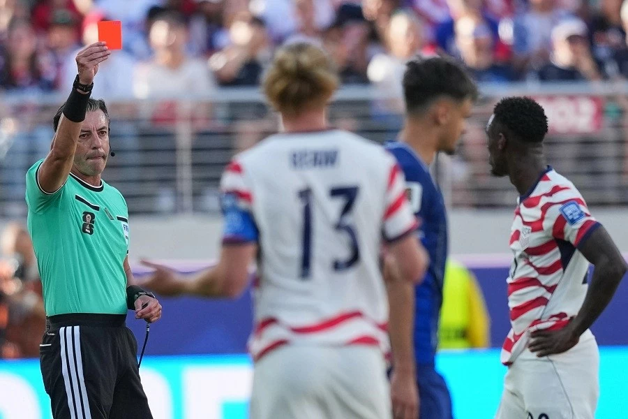 Kết quả bóng đá World Cup 2026: Mỹ 2-0 Bosnia & Herzegovina: Balogun ghi bàn rồi nhận thẻ đỏ, chủ nhà Mỹ hẹn tái đấu với Bỉ sau 12 năm