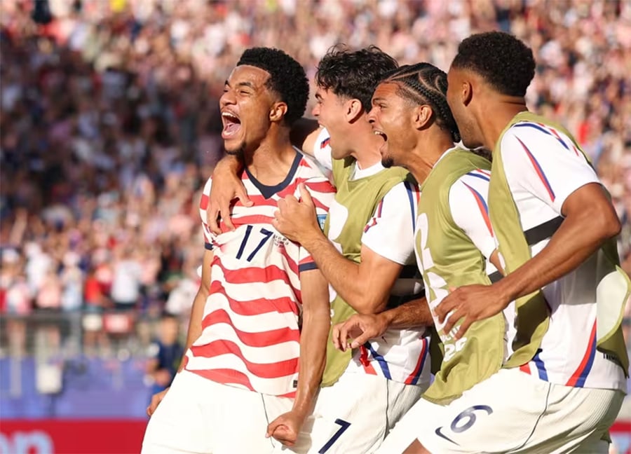 A seleção dos Estados Unidos foi a última nação anfitriã a se classificar para as oitavas de final. Foto: FIFA
