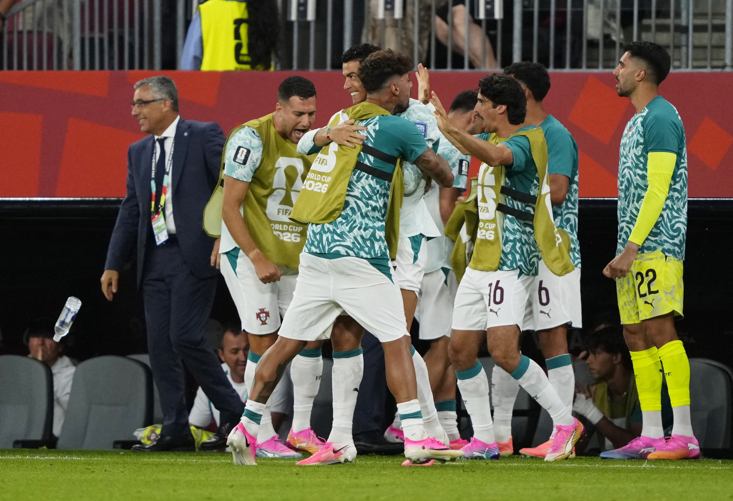 Ronaldo und seine emotionale Achterbahnfahrt - Foto 8.