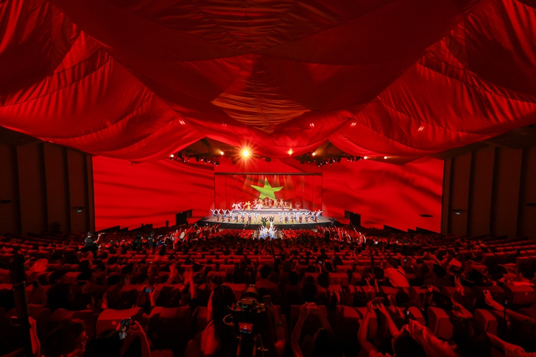 Levando a história vietnamita para o palco usando tecnologia imersiva - Foto 3.