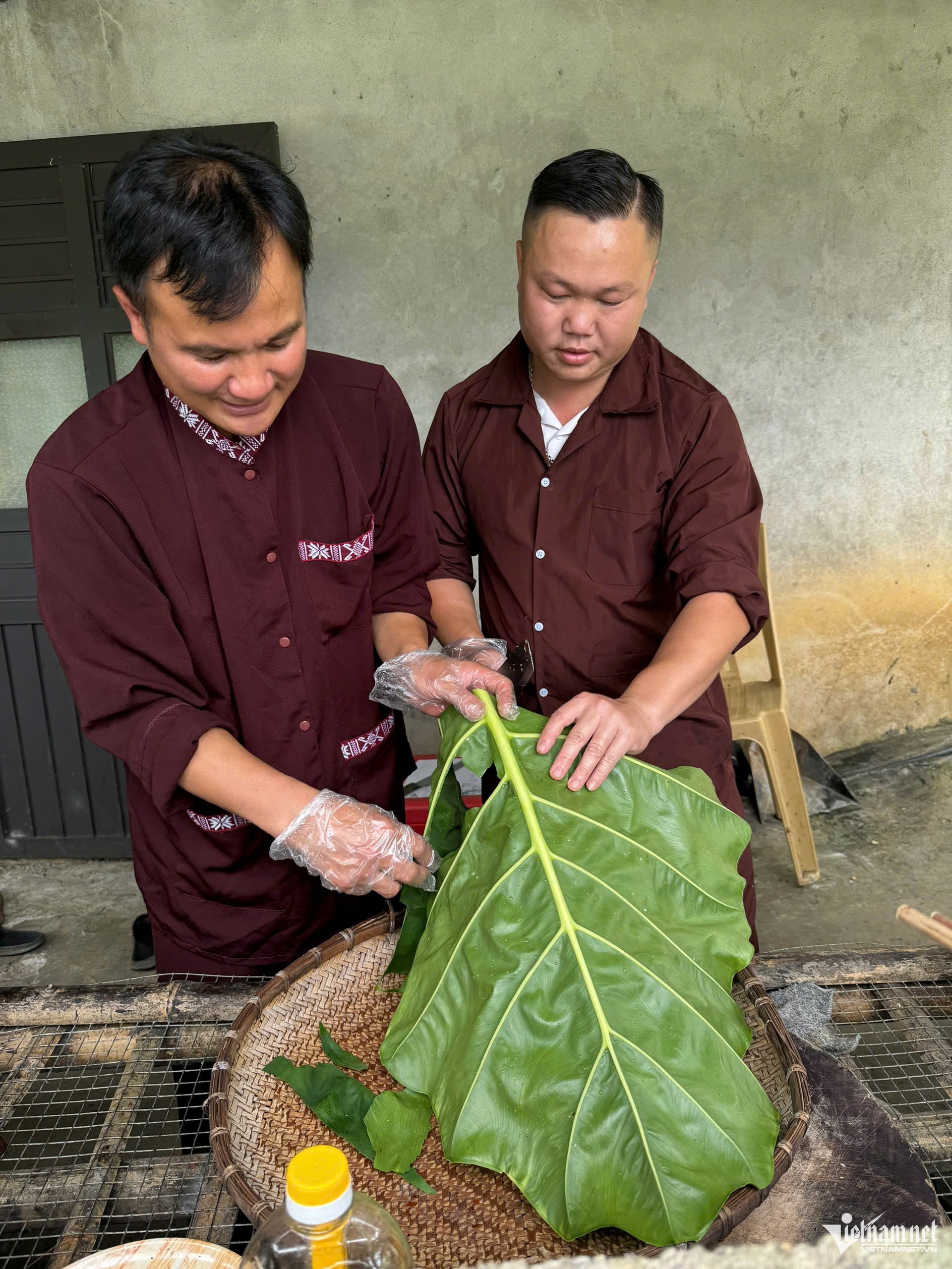 Gallery - A unique feast with many specialties from Phu Tho, enough to feed 6-7 people, with some dishes that are 'selective' in terms of who should try them. - image 11
