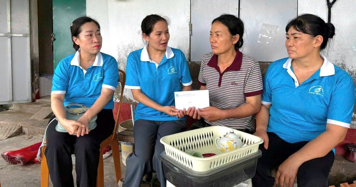 Vrouwen in Quang Ninh deelden direct hulp en steun met anderen na tyfoon nummer 1.