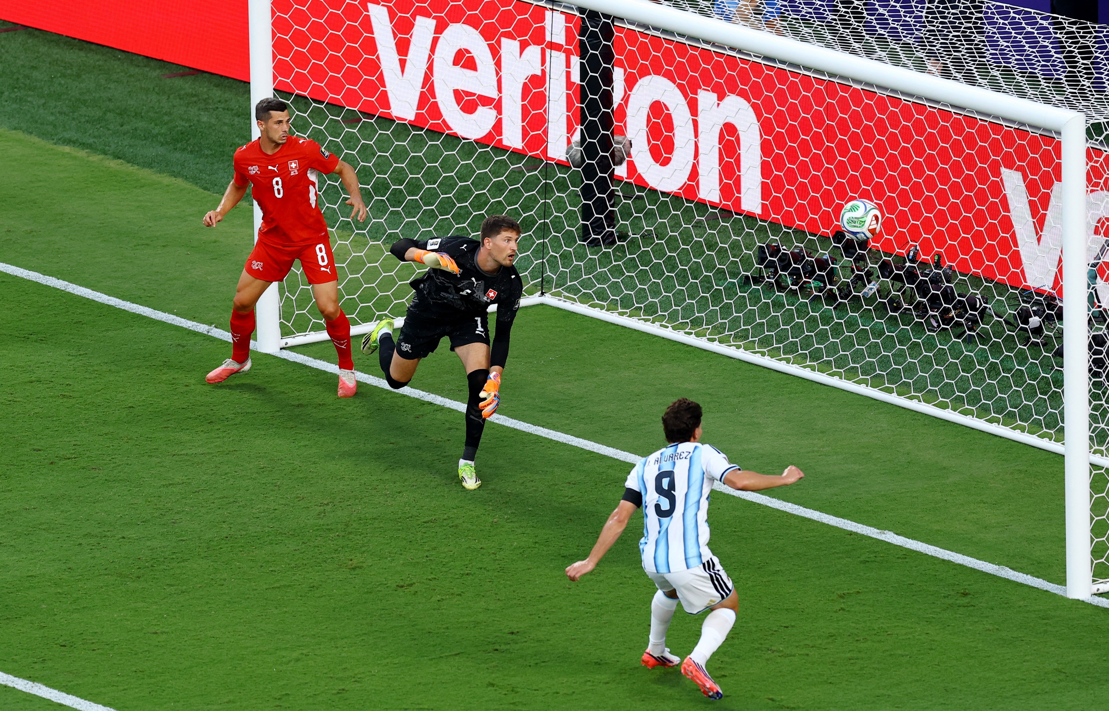 Argentina 1-1 Switzerland: Emiliano Martinez tewas