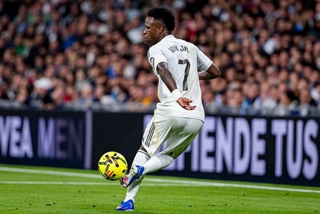Vinicius Junior, que atualmente joga no Real Madrid, é um dos principais alvos do Arsenal.