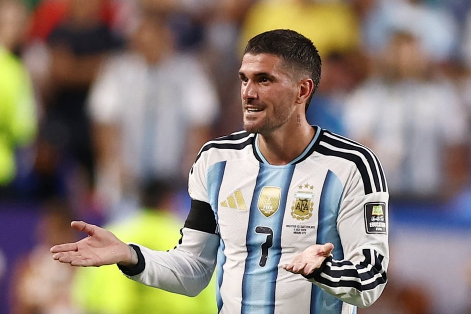 メッシをマラドーナより上位にランク付けすることは、アルゼンチンの