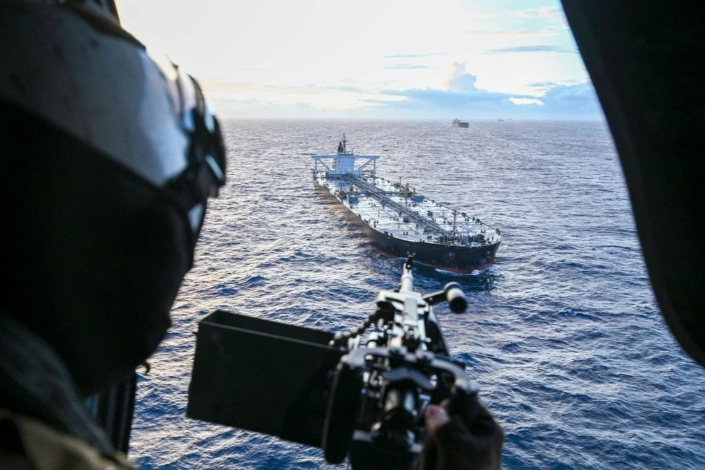 Navire marchand et tensions militaires en mer