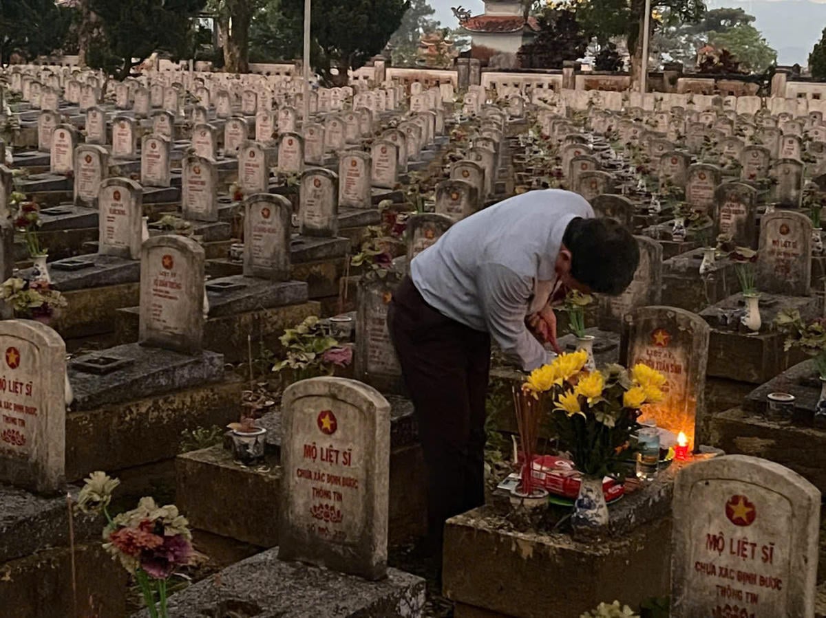 Theo dấu chân những người lính đi tìm hài cốt đồng đội - Bài cuối: Những cuộc “đoàn tụ” đặc biệt