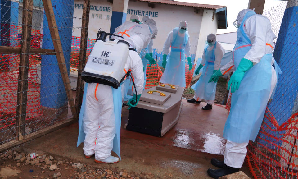 L’épidémie d’Ebola continue d’évoluer de manière complexe au Congo.